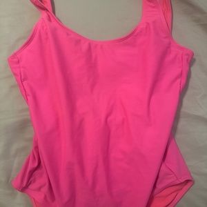 One piece bathing suit🩷🩷